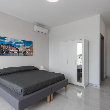 Travelershome Ciampino Airport Guesthouse 600M To Airport Экстерьер фото